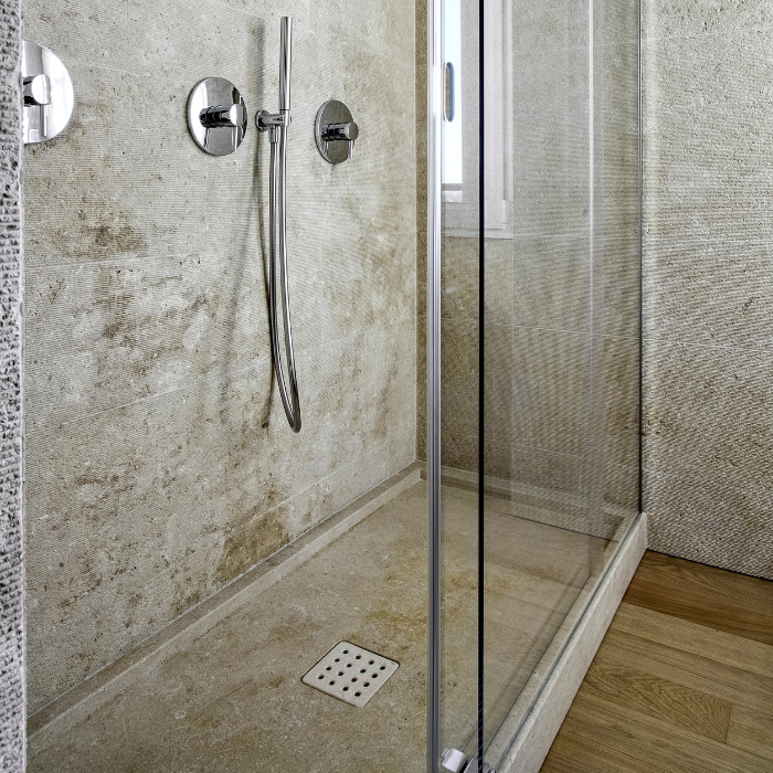 Receveur de douche en marbre rénové